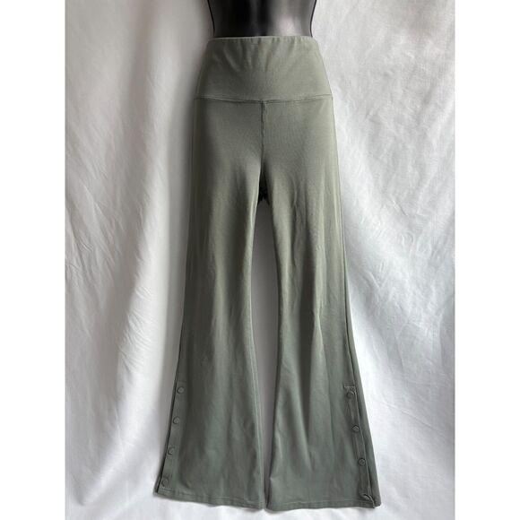 Velocity Active Stretch Zoey Flare Pant Cement Grey Size M Bootcut Yoga Workout - Picture 1 of 11